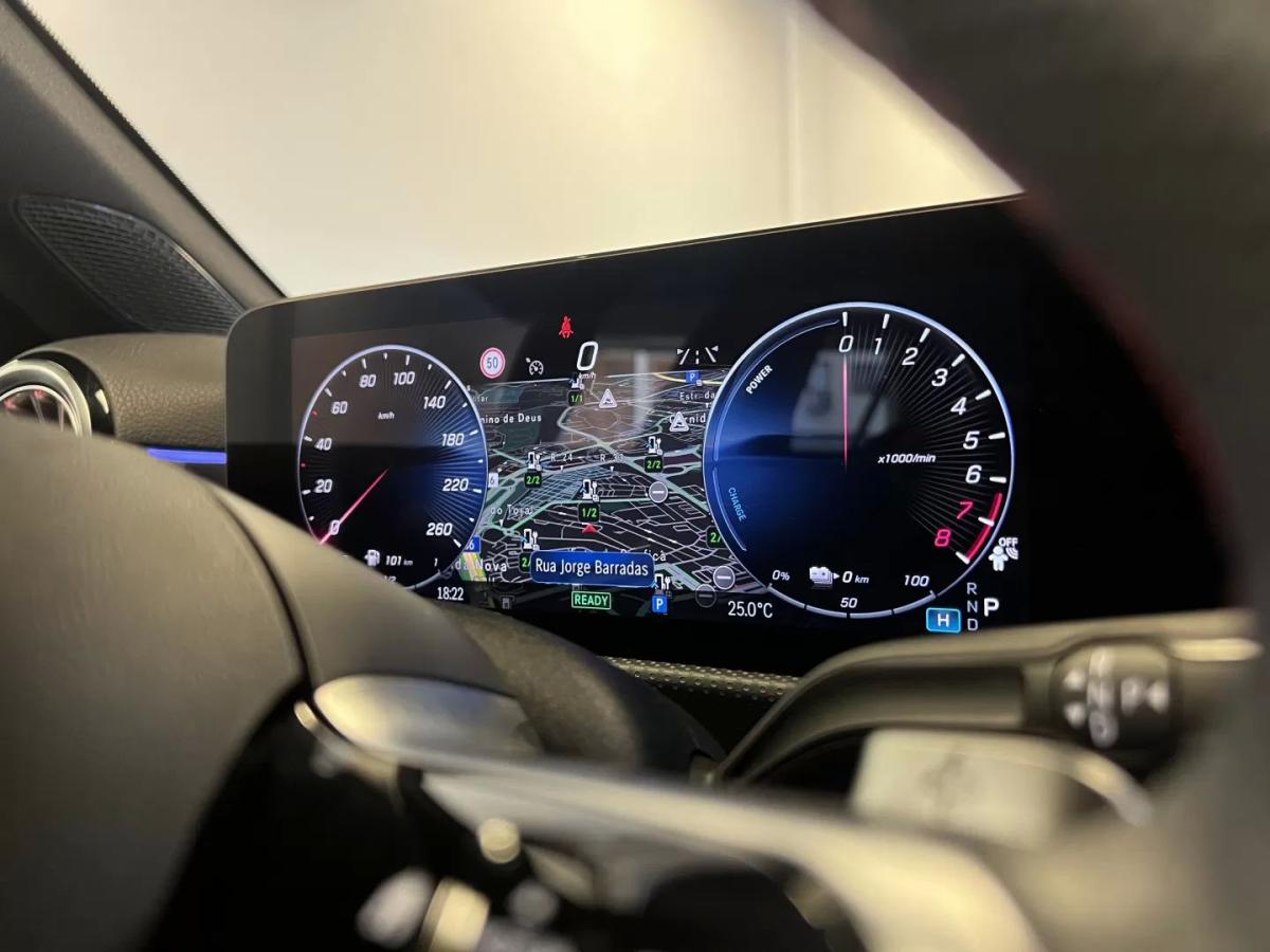 mercedes-benz-classe-a-2023-hibrido-1332cc