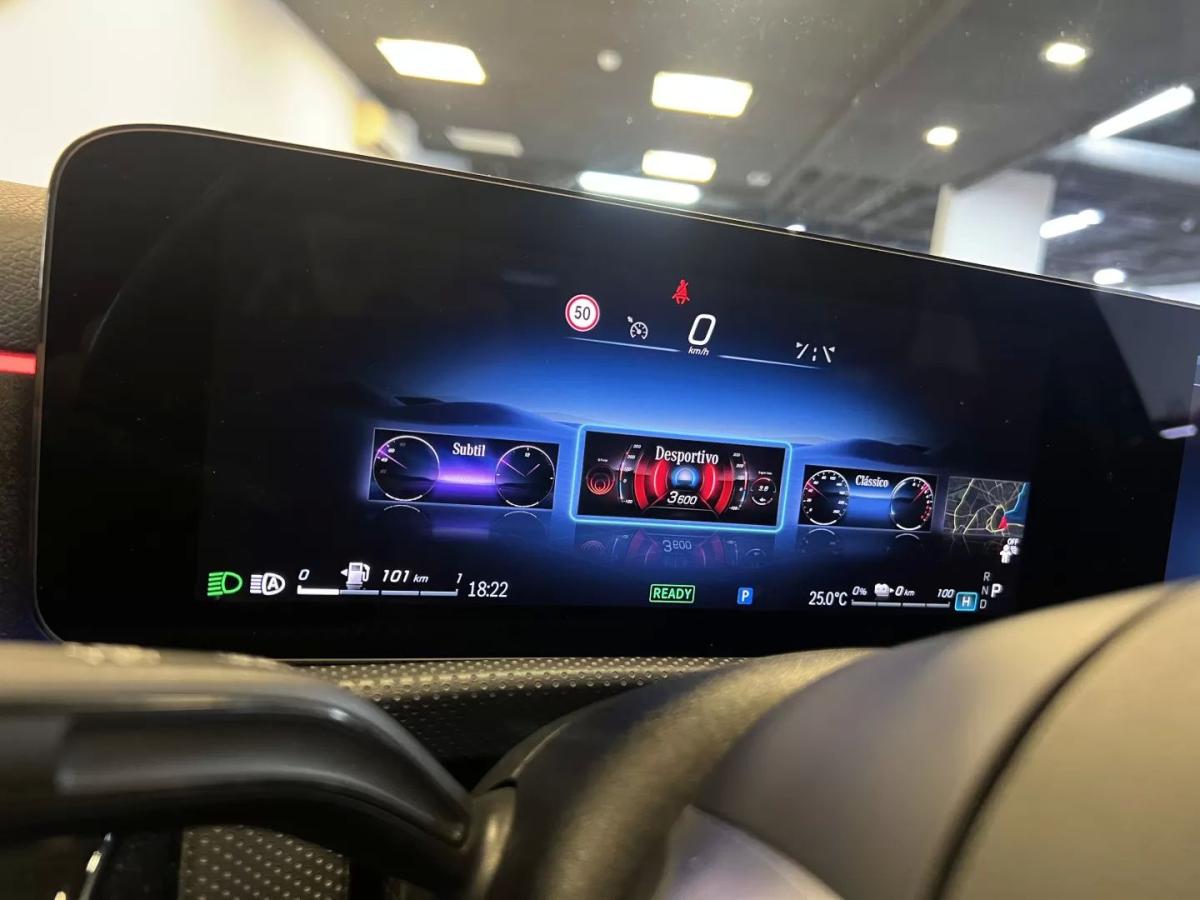 mercedes-benz-classe-a-2023-hibrido-1332cc