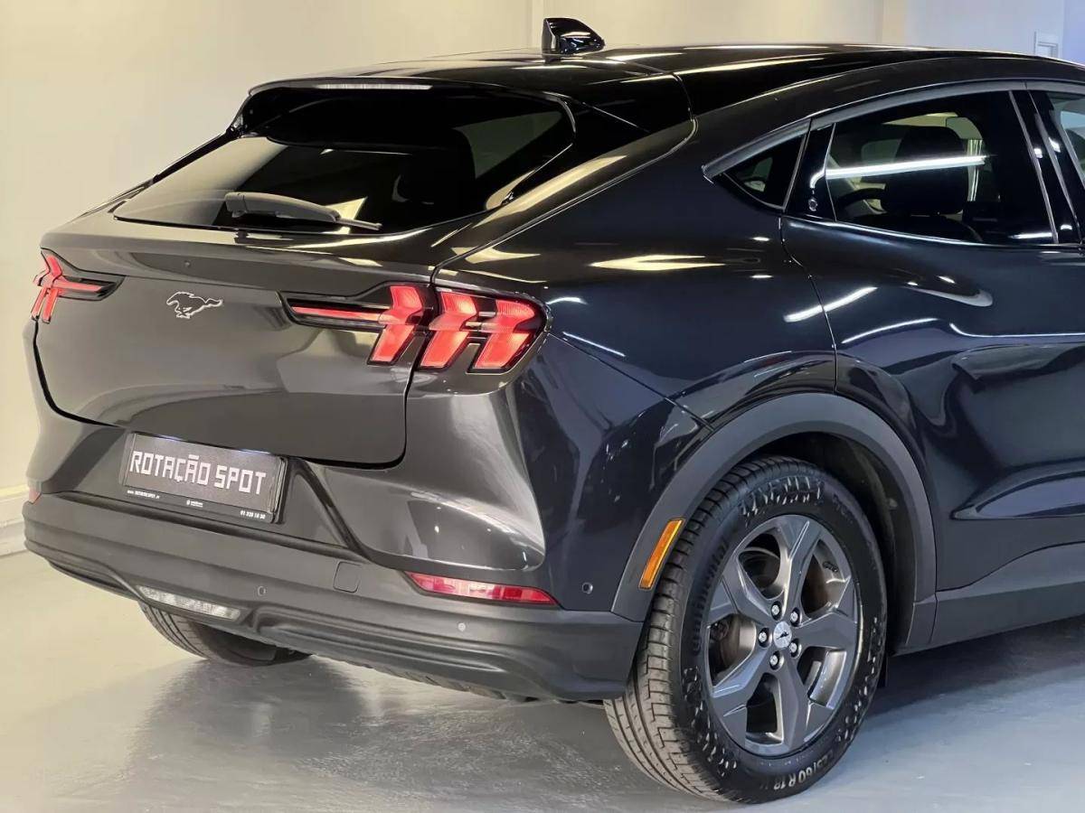 ford-mustang-mach-e-2022-eletrico-0cc