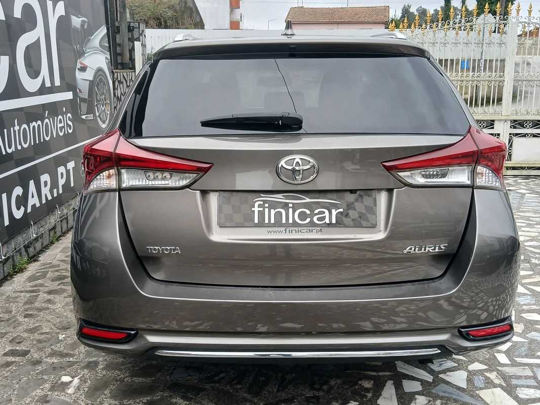 toyota-auris-touring-sports-2016-diesel-1364cc