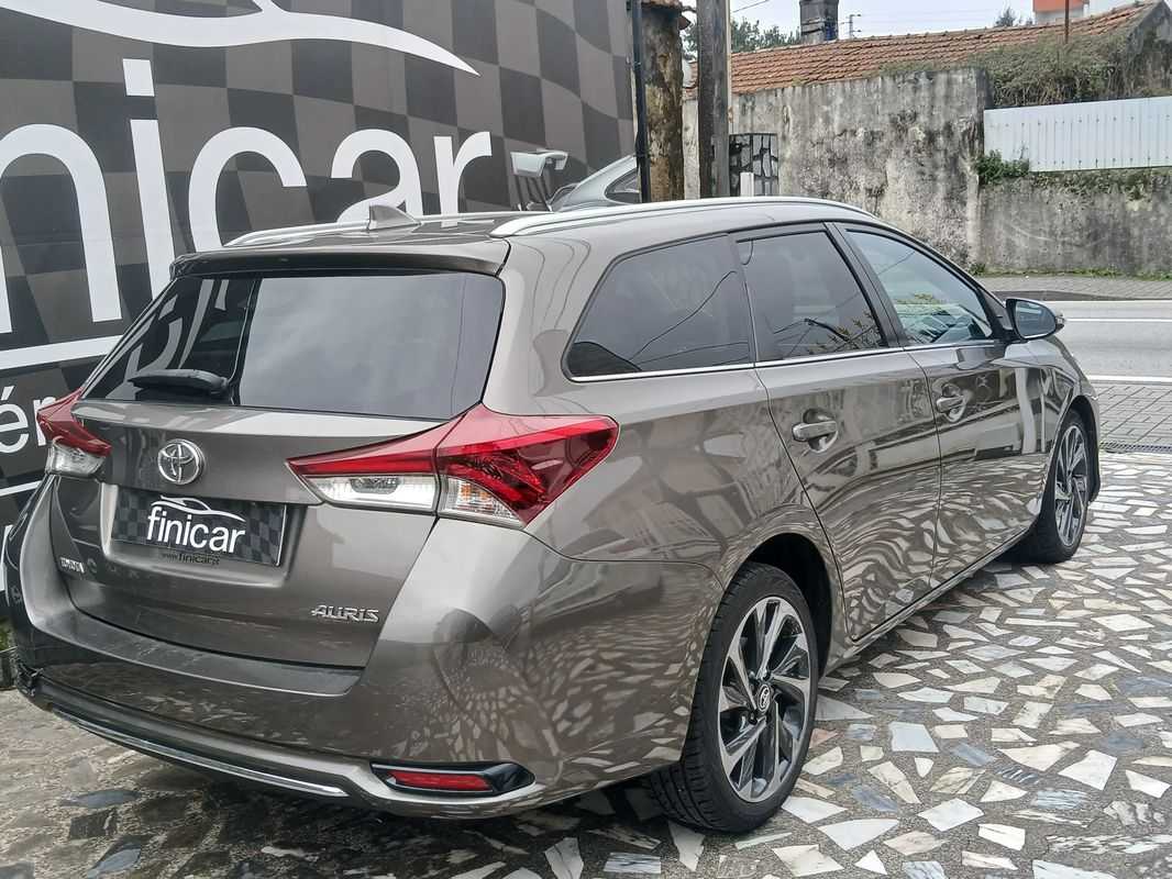 toyota-auris-touring-sports-2016-diesel-1364cc