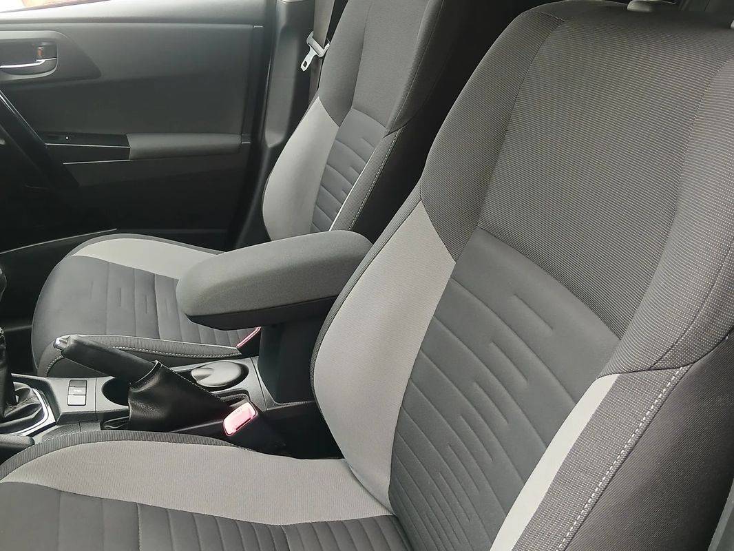 toyota-auris-touring-sports-2016-diesel-1364cc