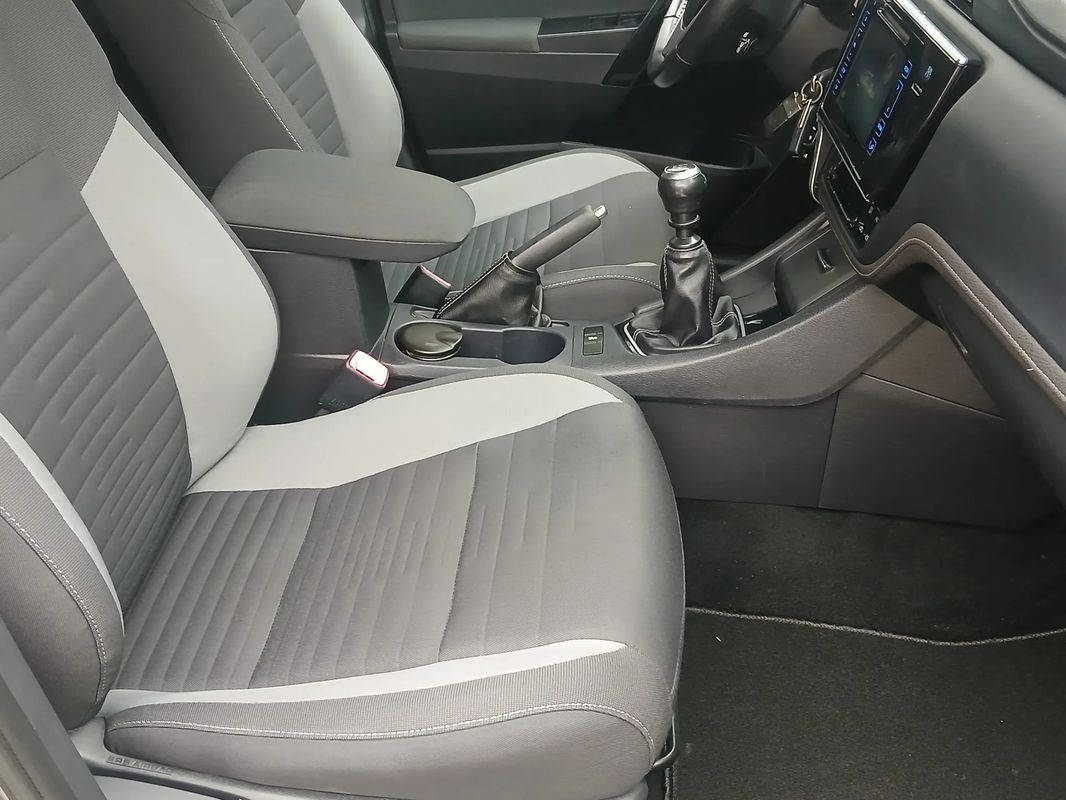 toyota-auris-touring-sports-2016-diesel-1364cc
