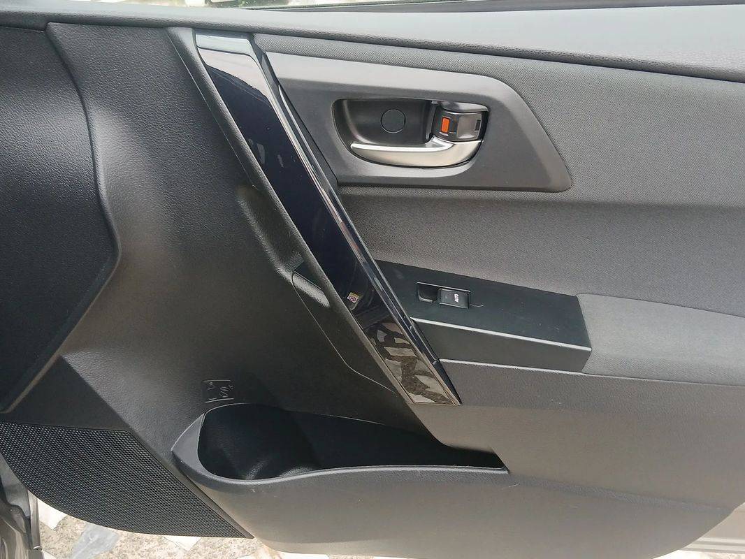 toyota-auris-touring-sports-2016-diesel-1364cc