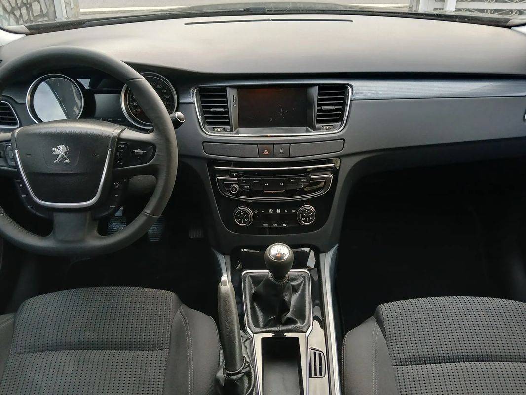 peugeot-508-sw-2015-diesel-1560cc
