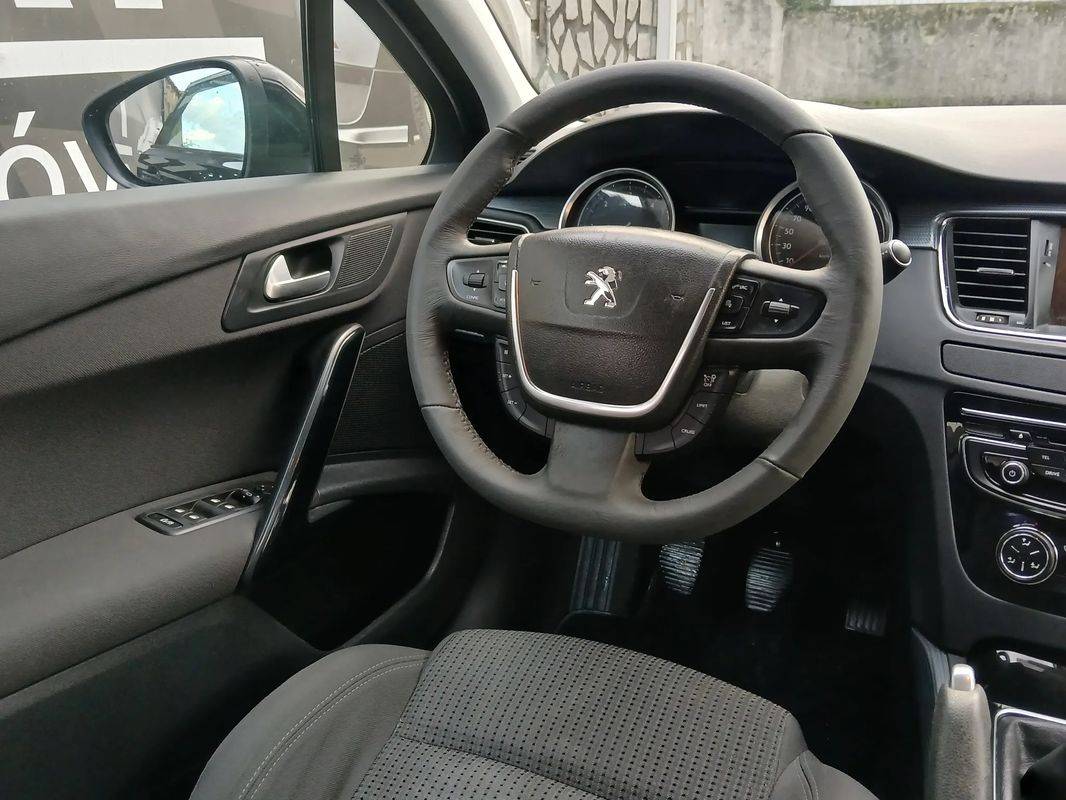 peugeot-508-sw-2015-diesel-1560cc