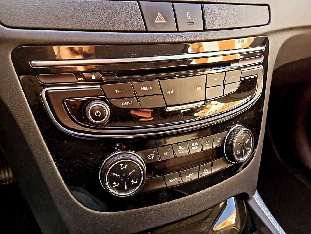 peugeot-508-sw-2015-diesel-1560cc