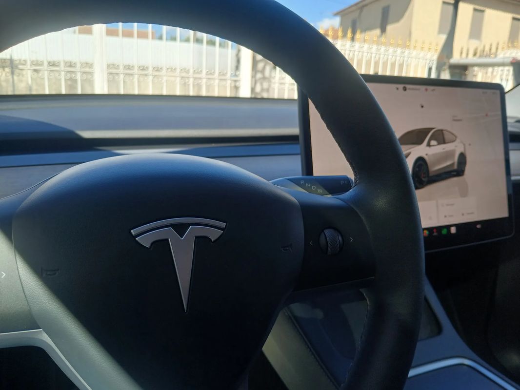 tesla-model-y-2022-eletrico-0cc