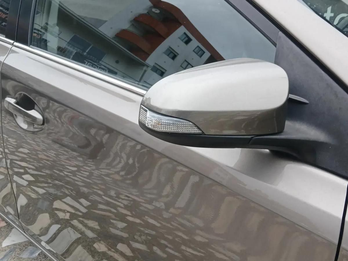 toyota-auris-touring-sports-2016-diesel-1364cc