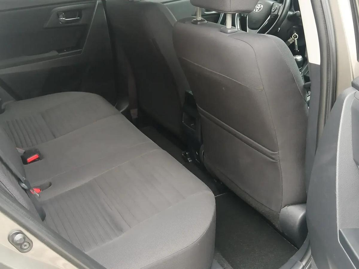 toyota-auris-touring-sports-2016-diesel-1364cc