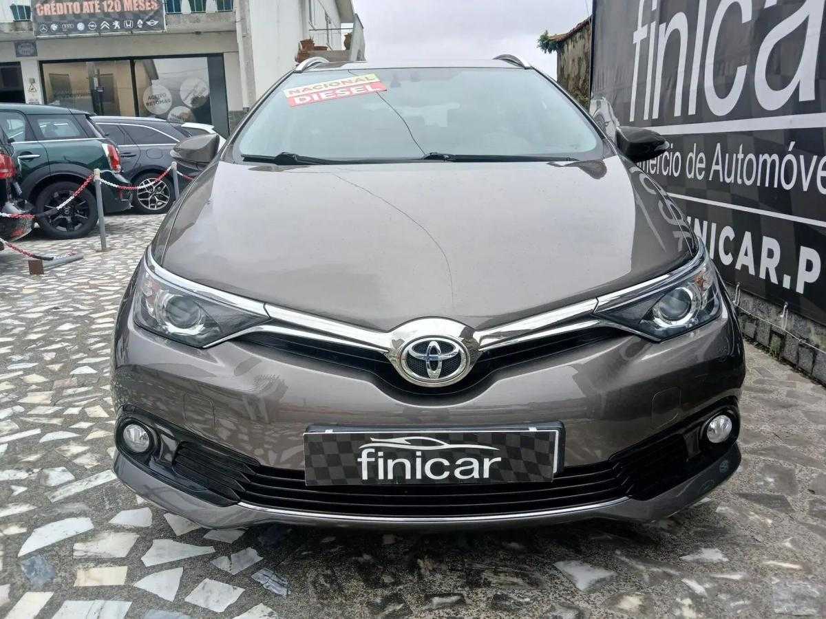 toyota-auris-touring-sports-2016-diesel-1364cc