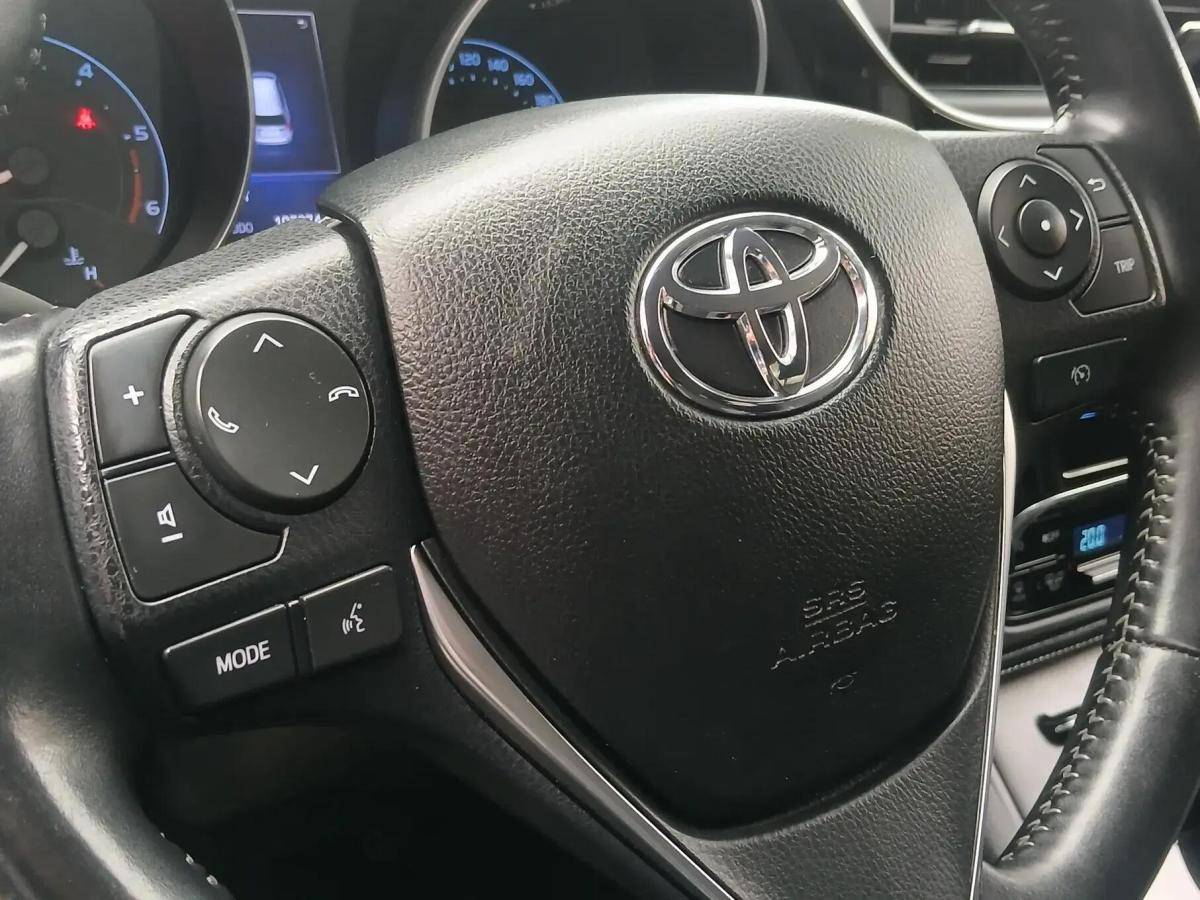 toyota-auris-touring-sports-2016-diesel-1364cc