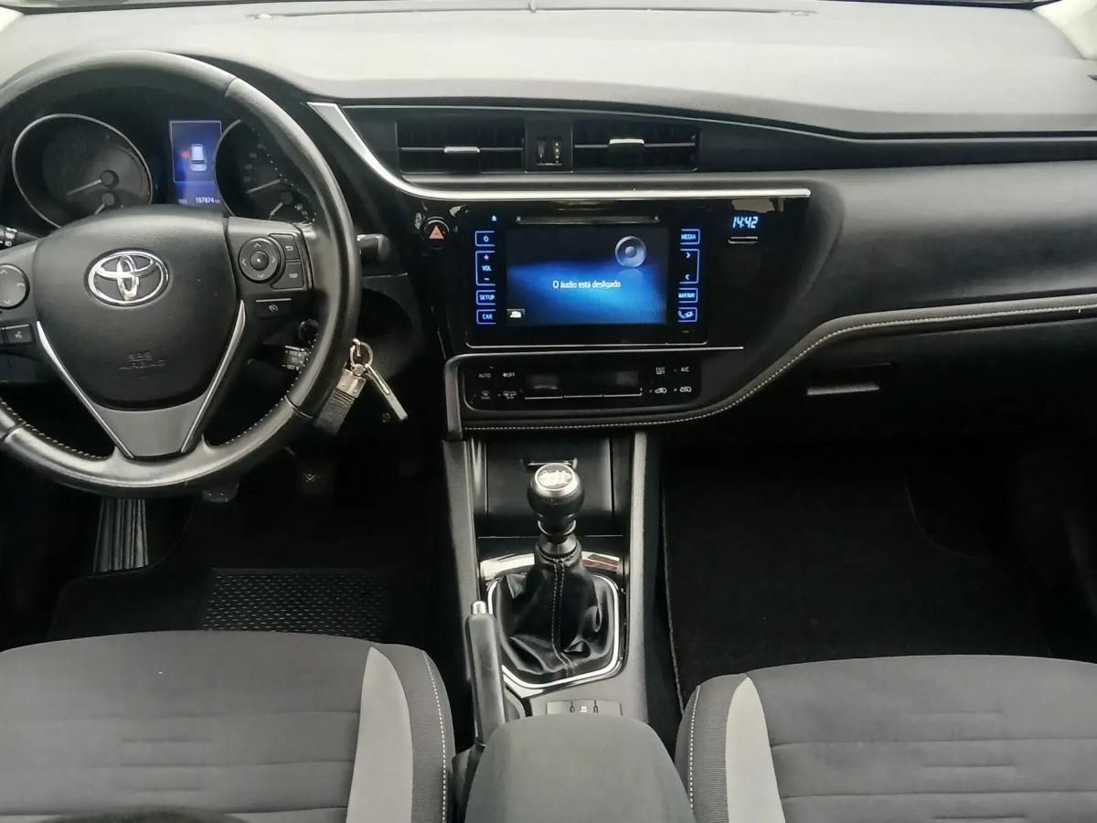 toyota-auris-touring-sports-2016-diesel-1364cc