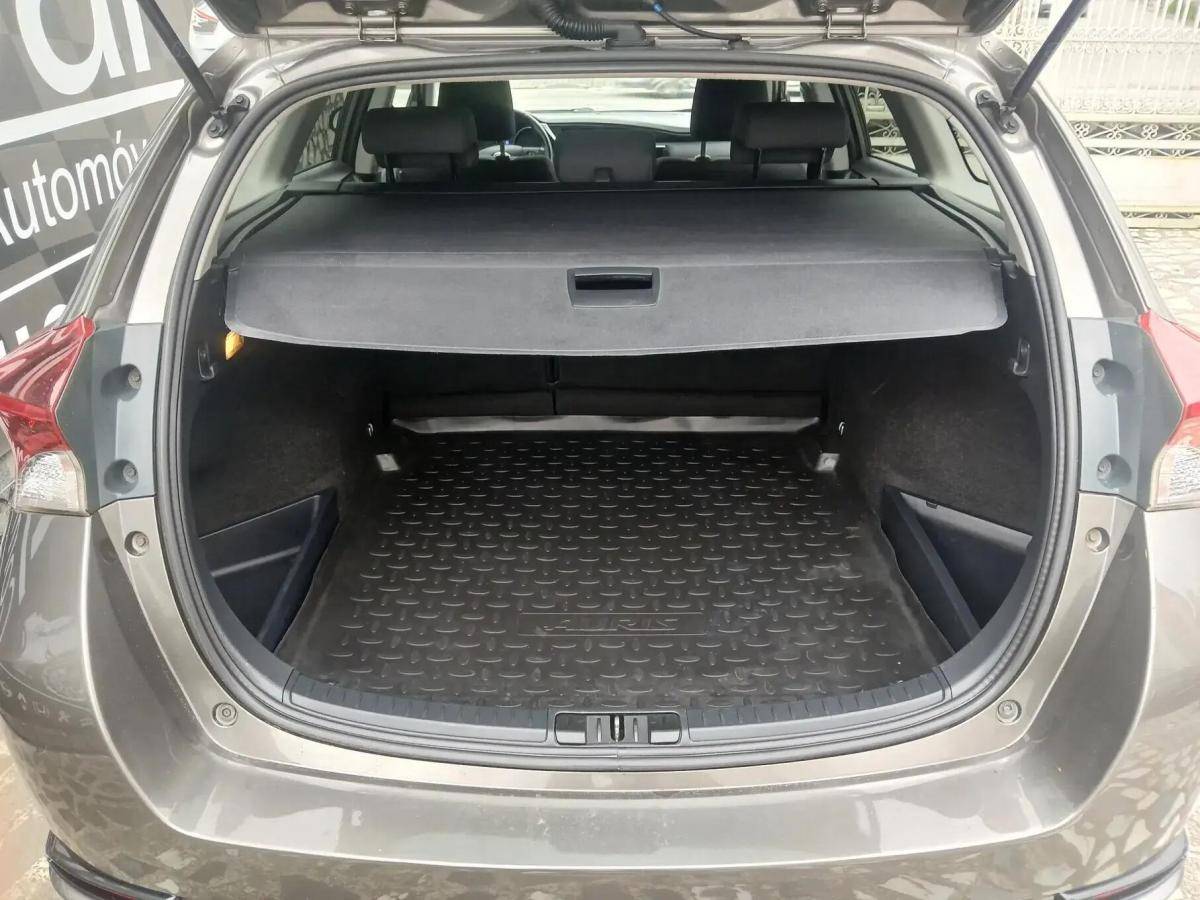 toyota-auris-touring-sports-2016-diesel-1364cc