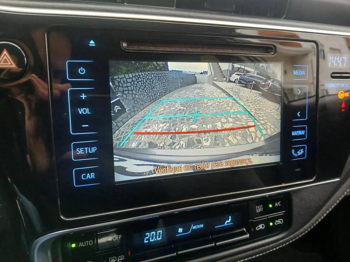 toyota-auris-touring-sports-2016-diesel-1364cc