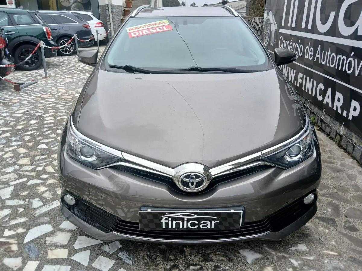 toyota-auris-touring-sports-2016-diesel-1364cc