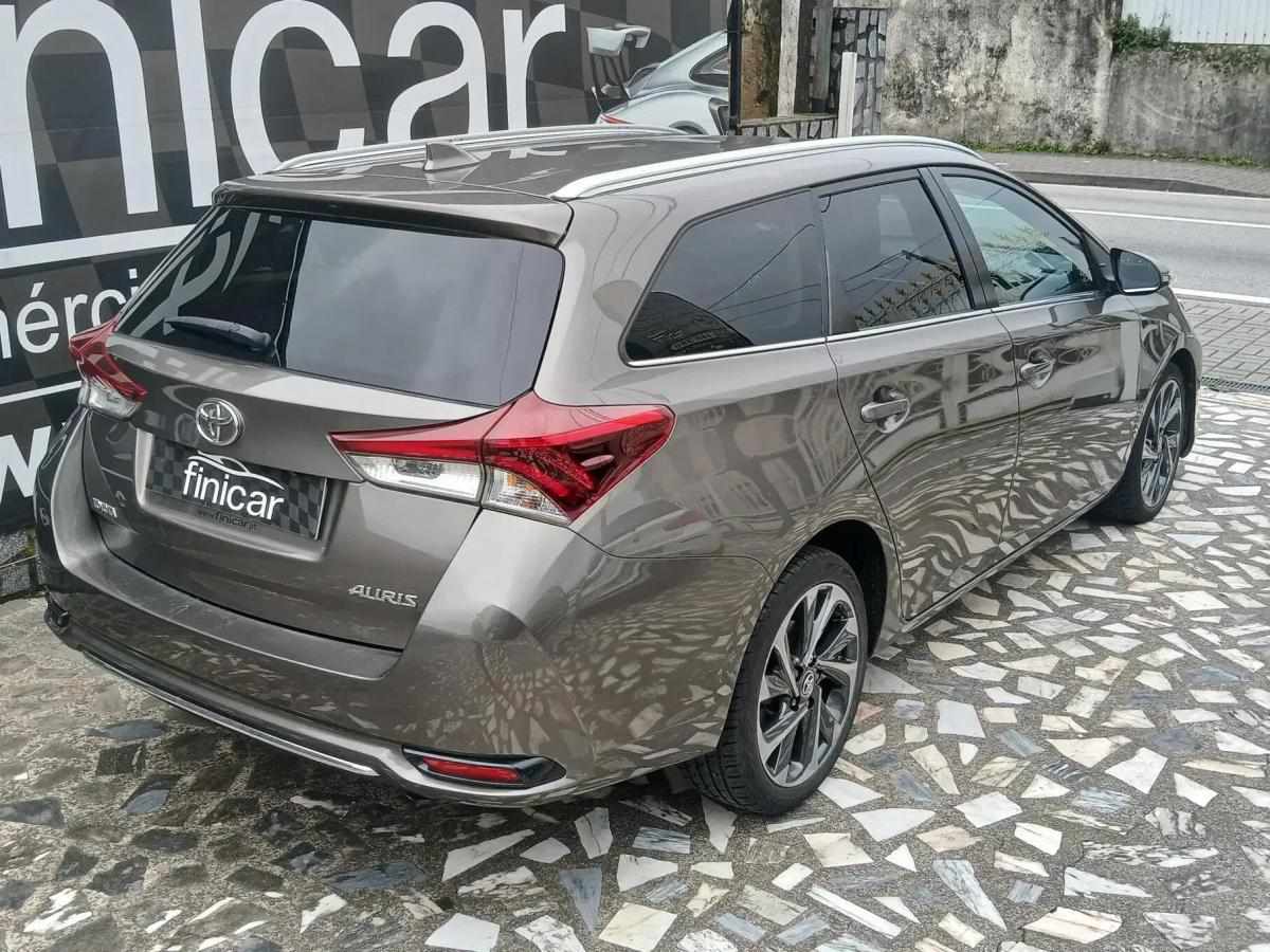 toyota-auris-touring-sports-2016-diesel-1364cc