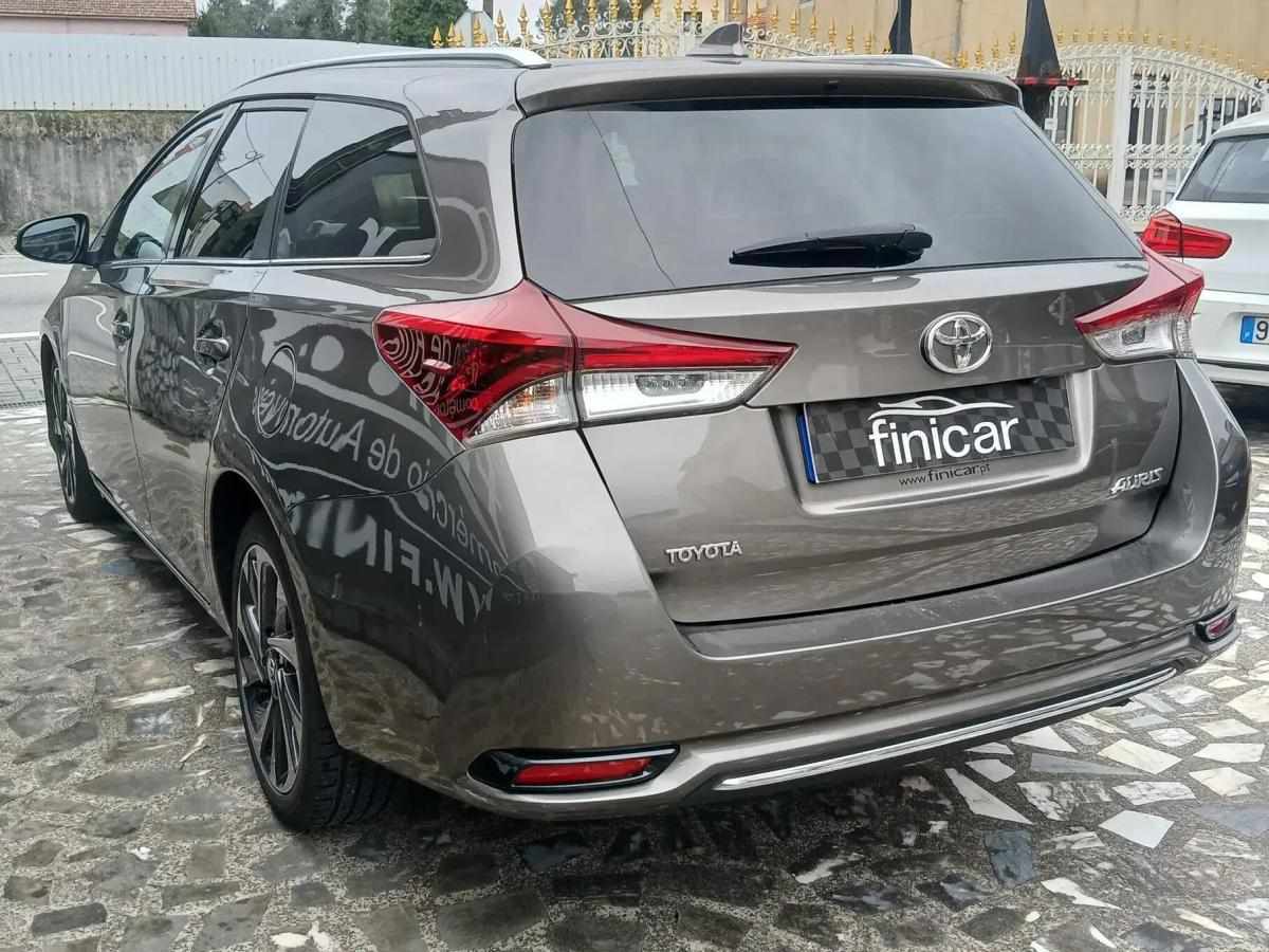 toyota-auris-touring-sports-2016-diesel-1364cc