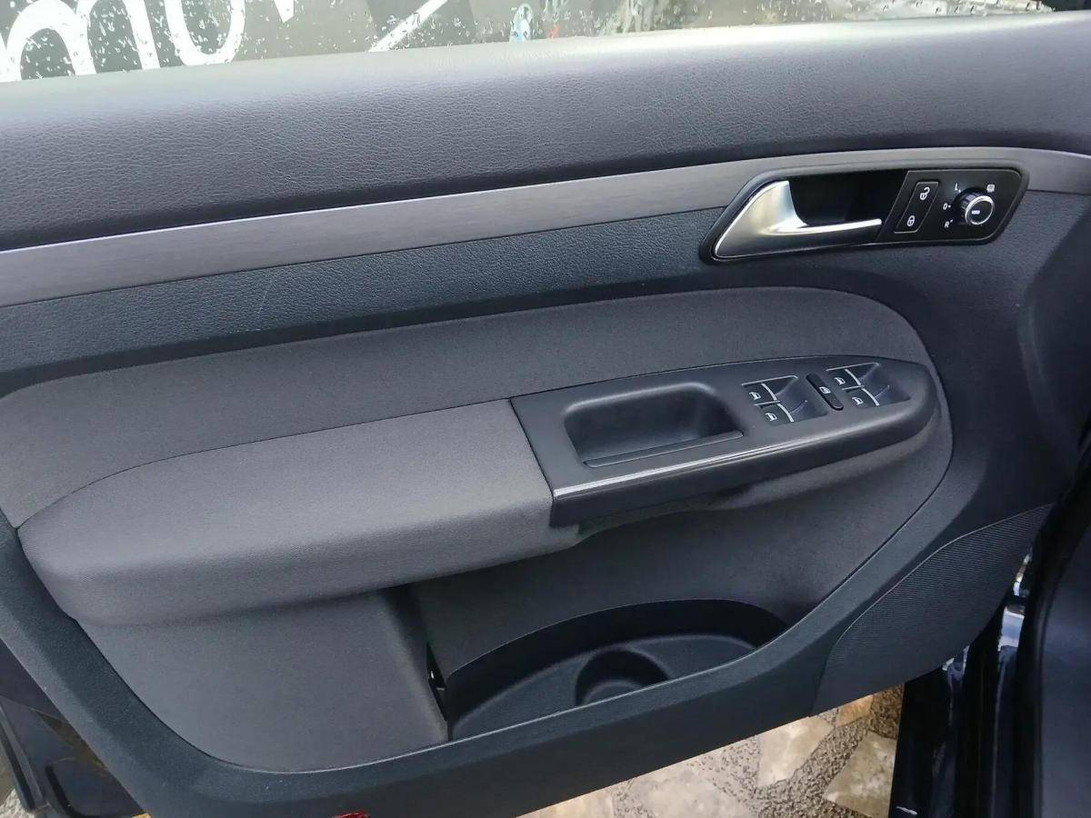 volkswagen-touran-2013-diesel-1598cc
