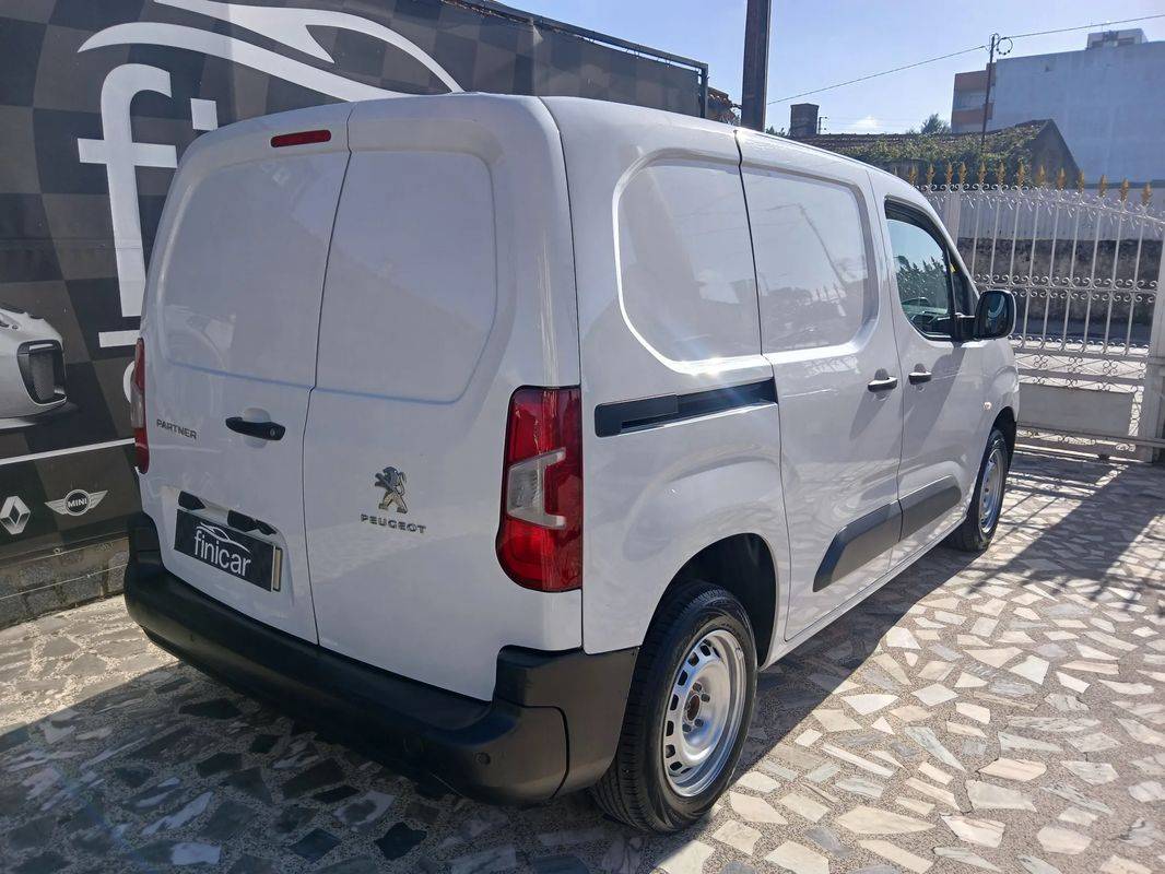 peugeot-partner-2023-diesel-1499cc
