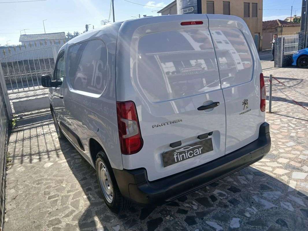 peugeot-partner-2023-diesel-1499cc
