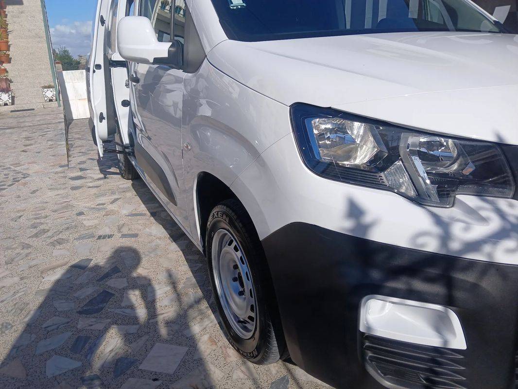 peugeot-partner-2023-diesel-1499cc