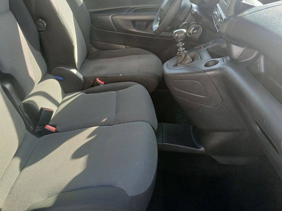 peugeot-partner-2023-diesel-1499cc
