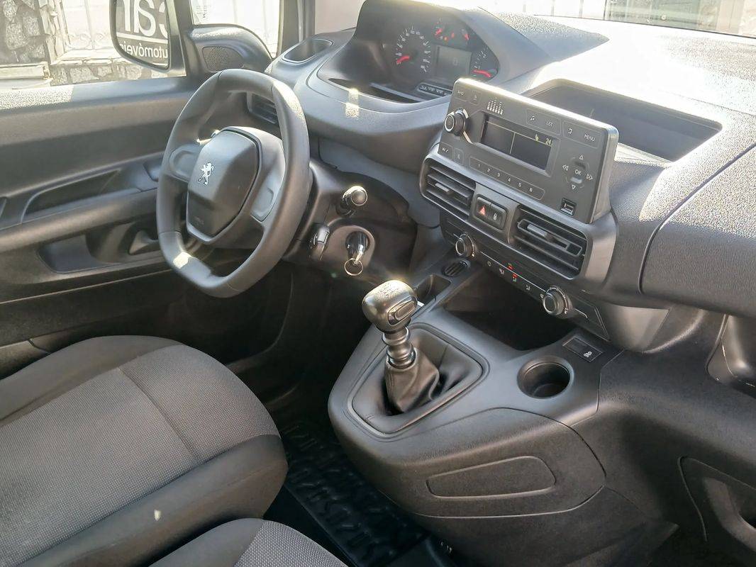 peugeot-partner-2023-diesel-1499cc