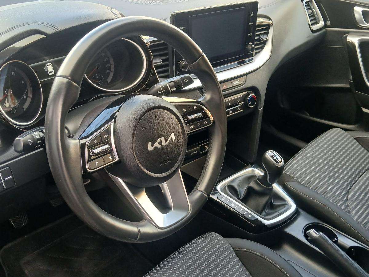 kia-ceed-sw-2023-diesel-1598cc