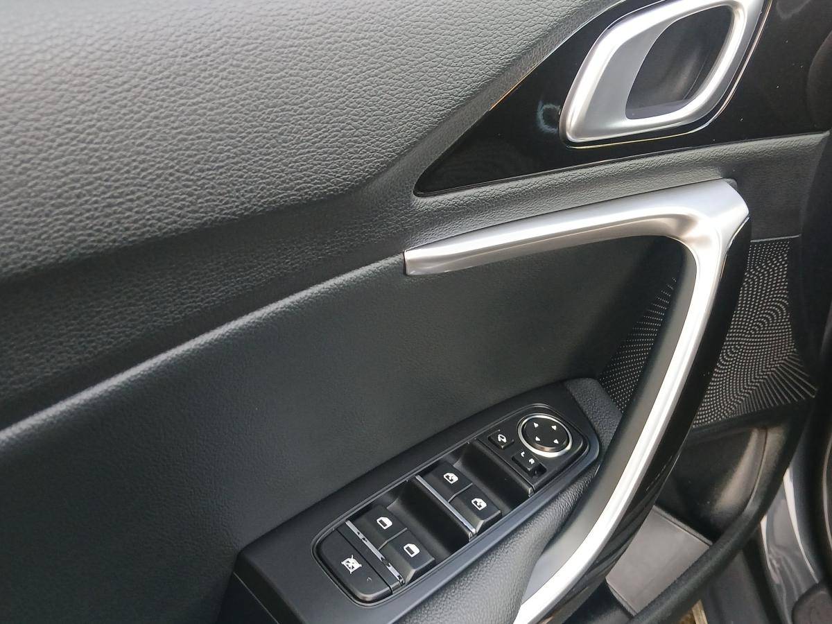 kia-ceed-sw-2023-diesel-1598cc