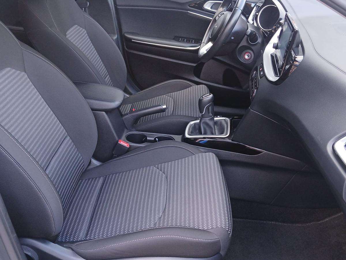 kia-ceed-sw-2023-diesel-1598cc