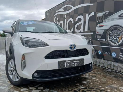 toyota-yaris-2022-hibrido-a-gasolina-1490cc