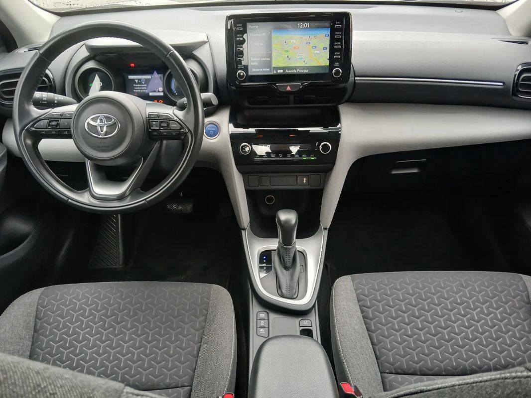 toyota-yaris-2022-hibrido-a-gasolina-1490cc