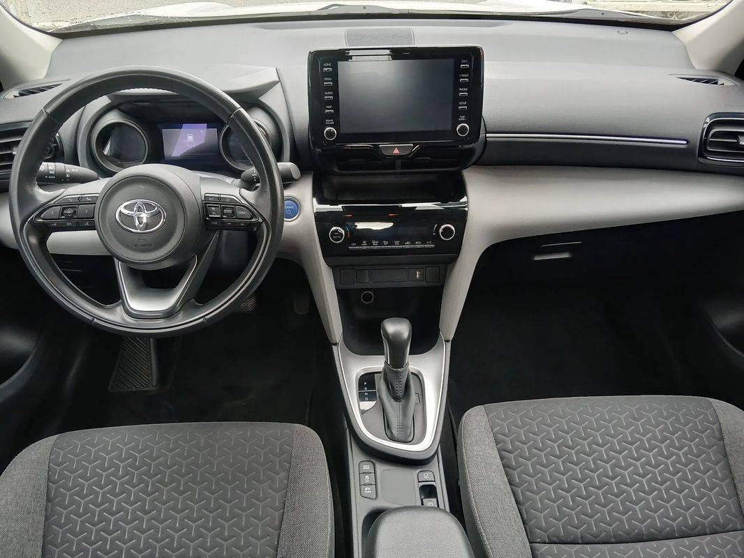toyota-yaris-2022-hibrido-a-gasolina-1490cc