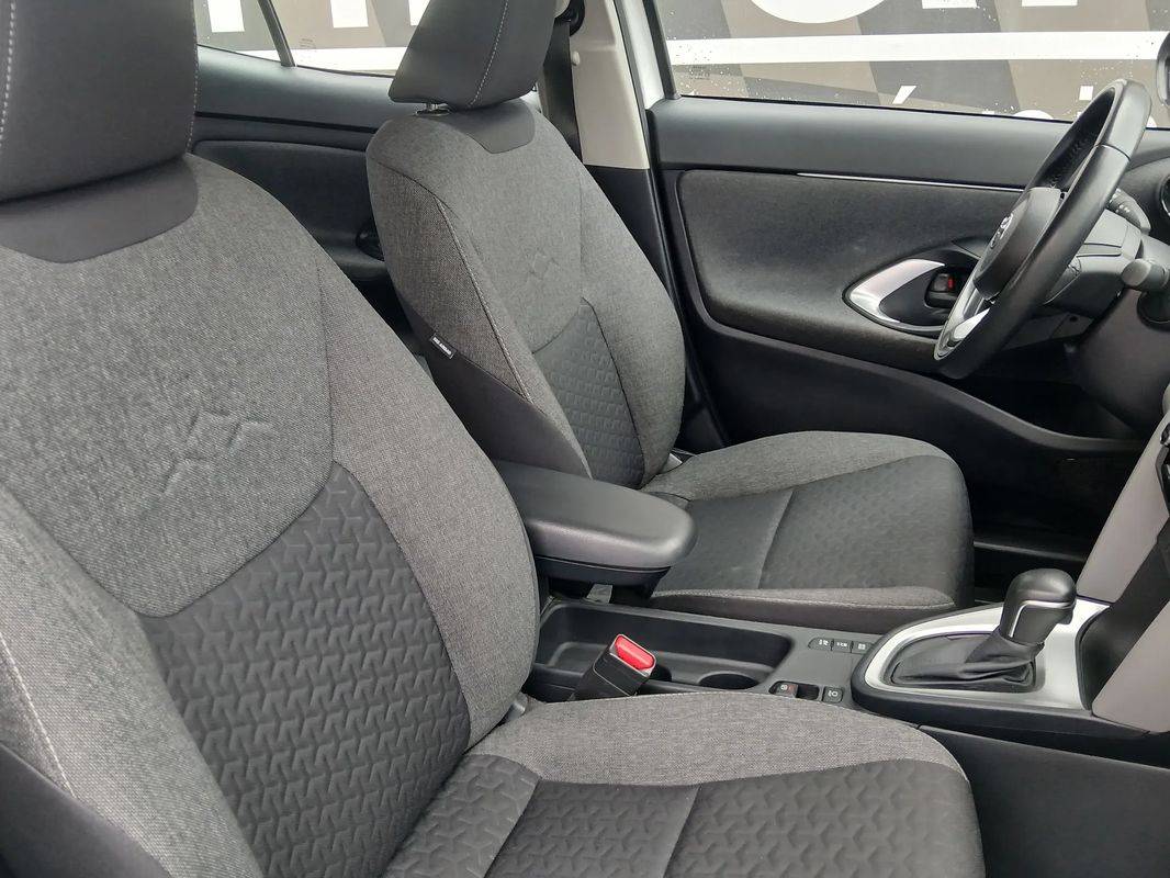 toyota-yaris-2022-hibrido-a-gasolina-1490cc
