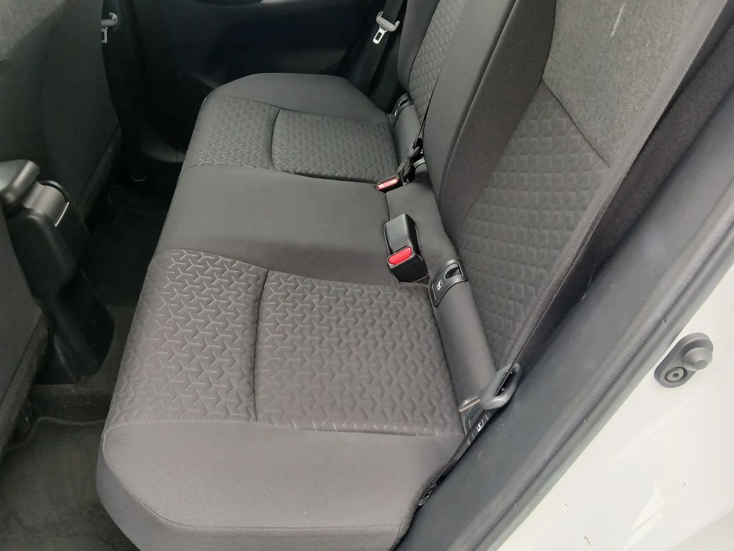 toyota-yaris-2022-hibrido-a-gasolina-1490cc