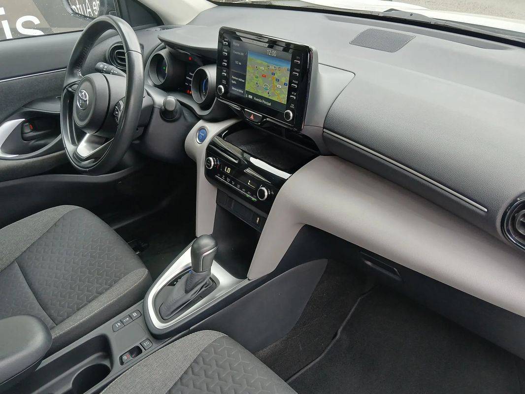 toyota-yaris-2022-hibrido-a-gasolina-1490cc