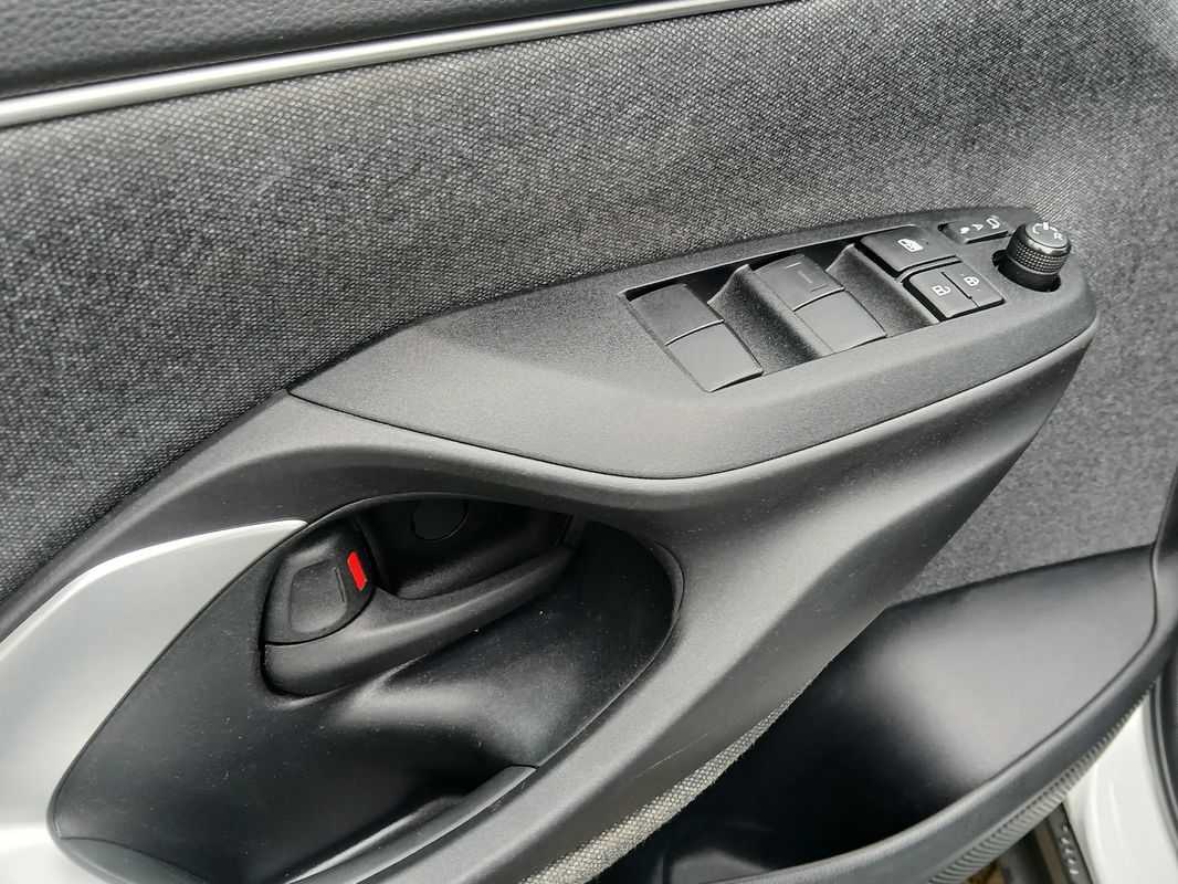 toyota-yaris-2022-hibrido-a-gasolina-1490cc