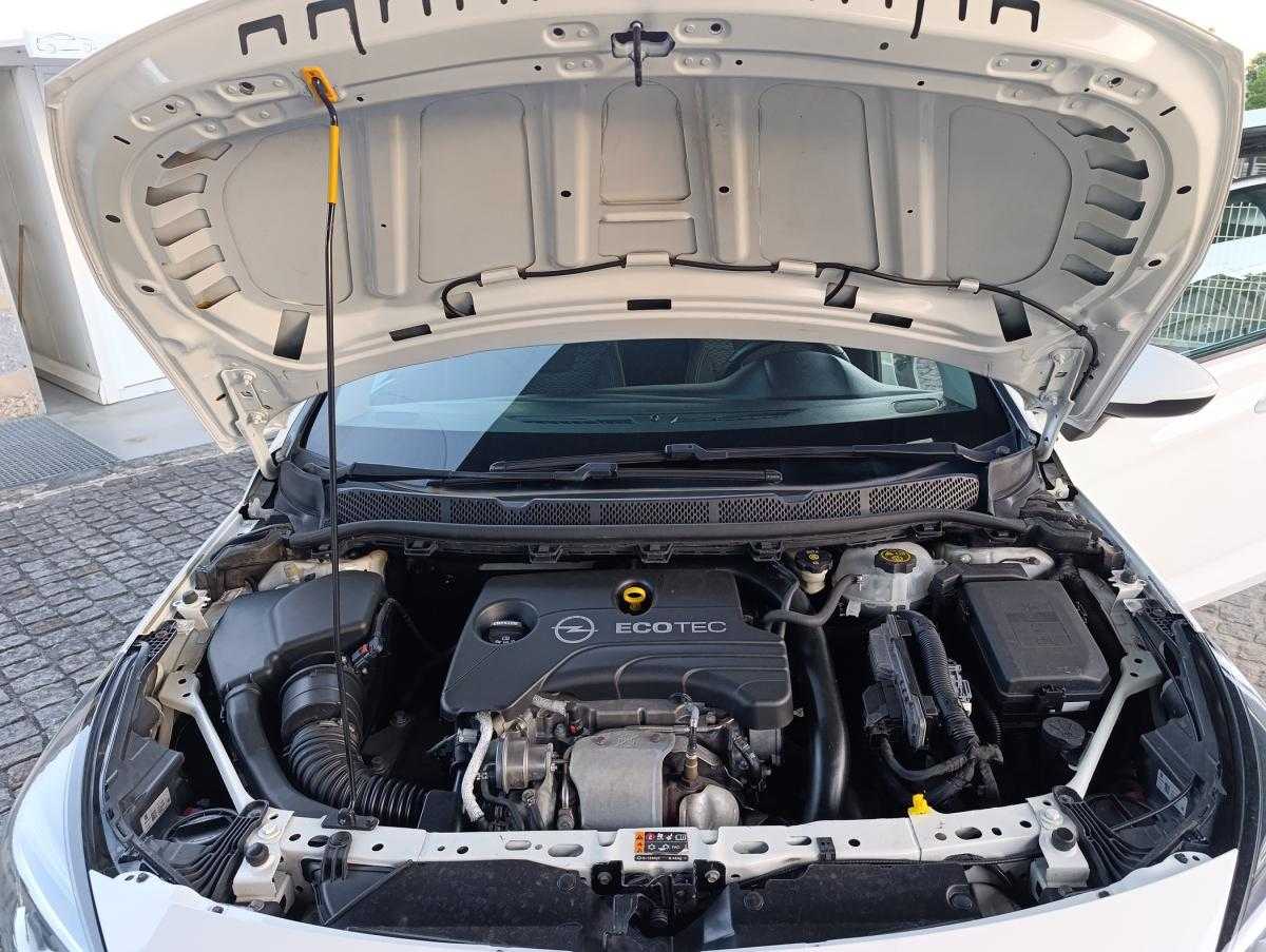 opel-astra-sport-tourer-2016-gasolina-999cc