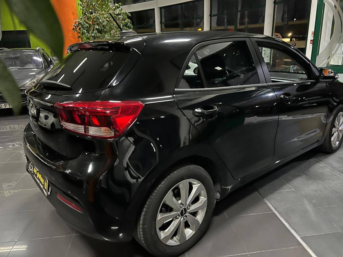 kia-rio-2023-gasolina-998cc