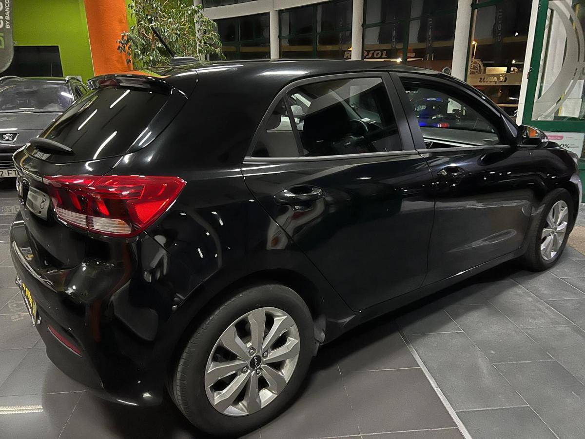 kia-rio-2023-gasolina-998cc