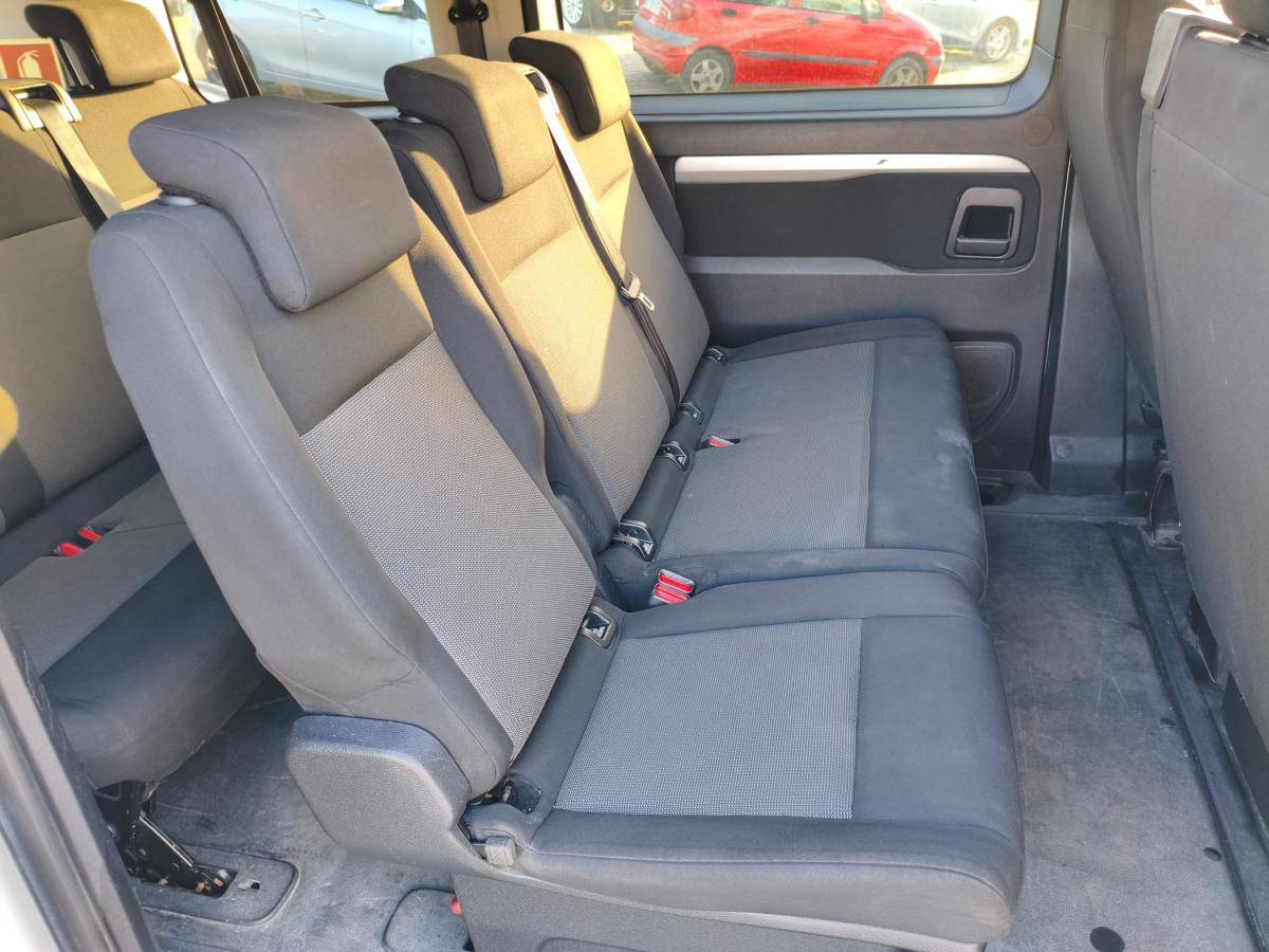 peugeot-traveller-2018-diesel-1560cc