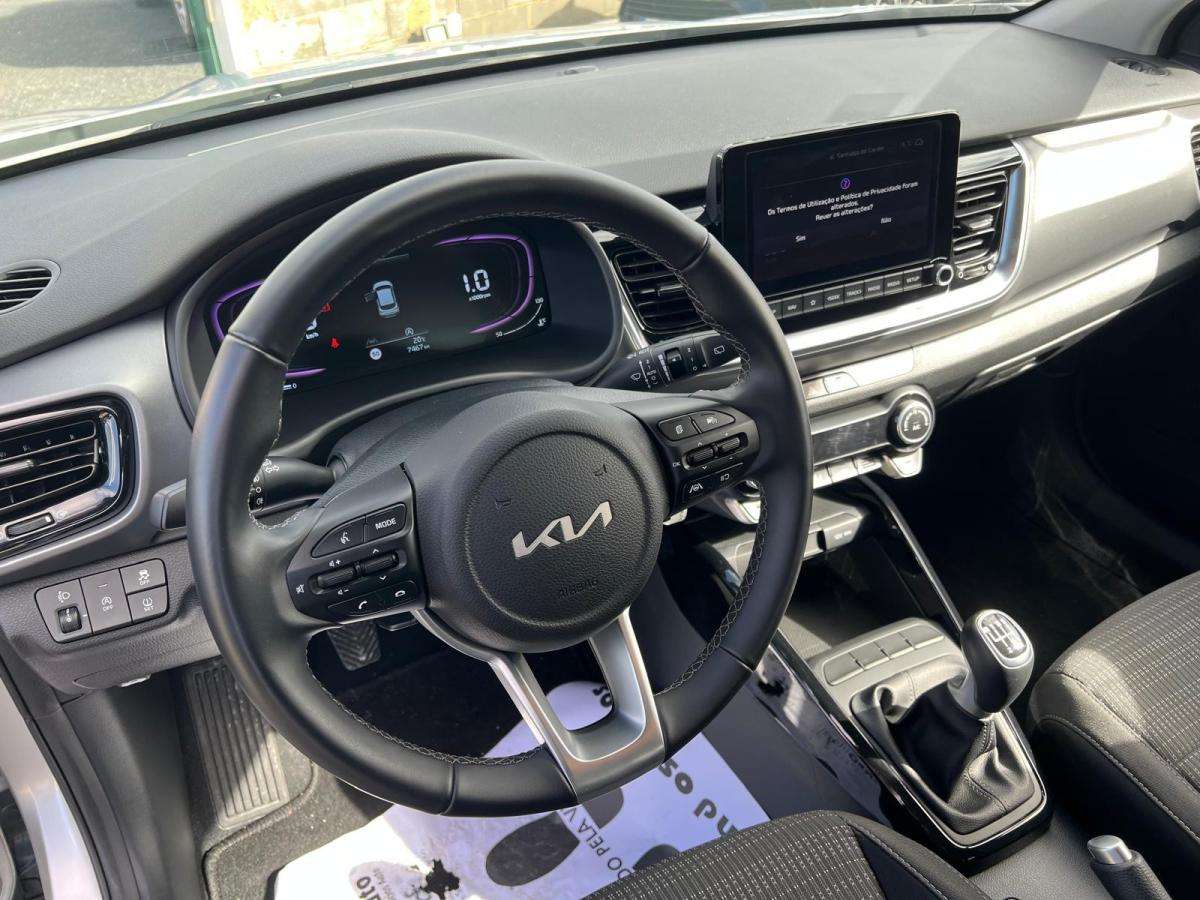 kia-stonic-2025-gasolina-998cc