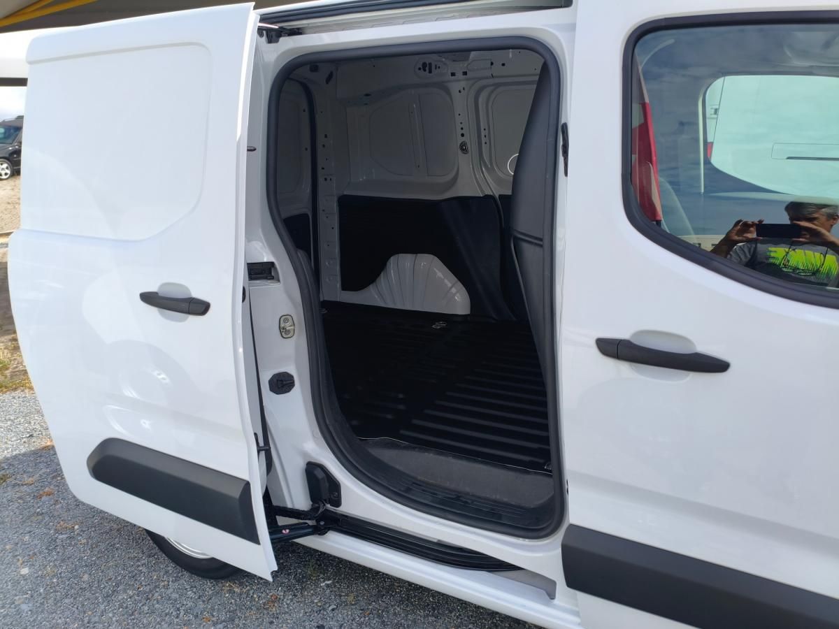 citroen-berlingo-2023-diesel-1499cc
