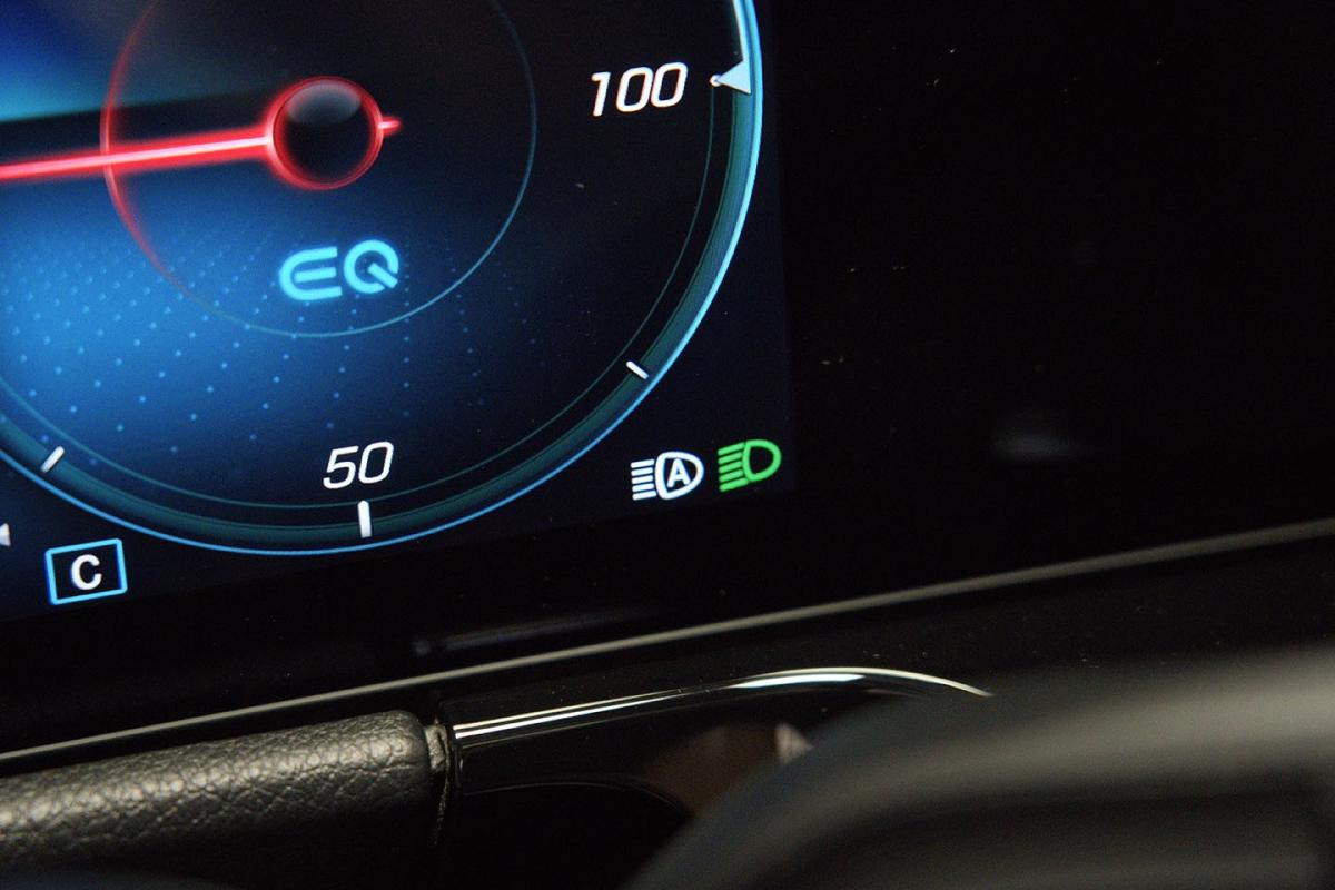 mercedes-benz-eqa-2022-eletrico-500cc