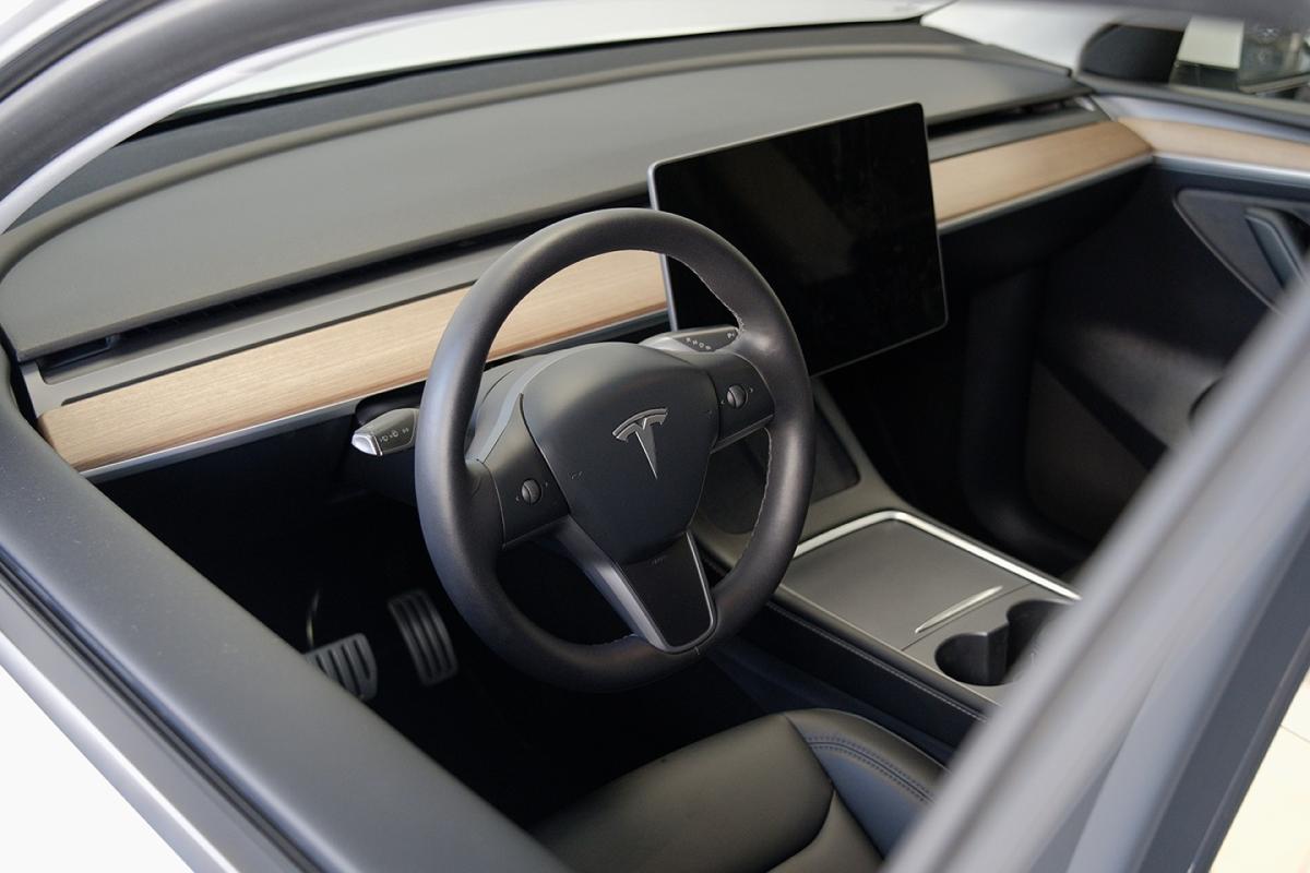 tesla-model-y-2022-eletrico-0cc