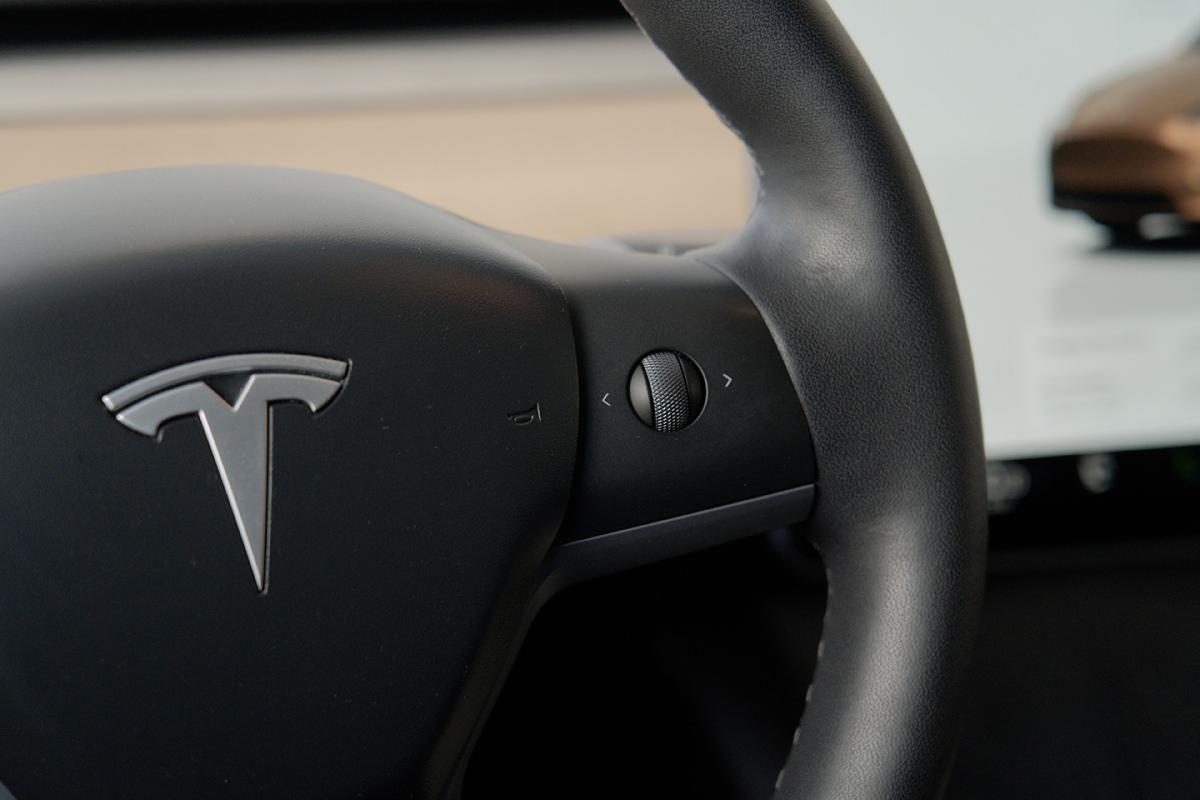 tesla-model-y-2022-eletrico-0cc