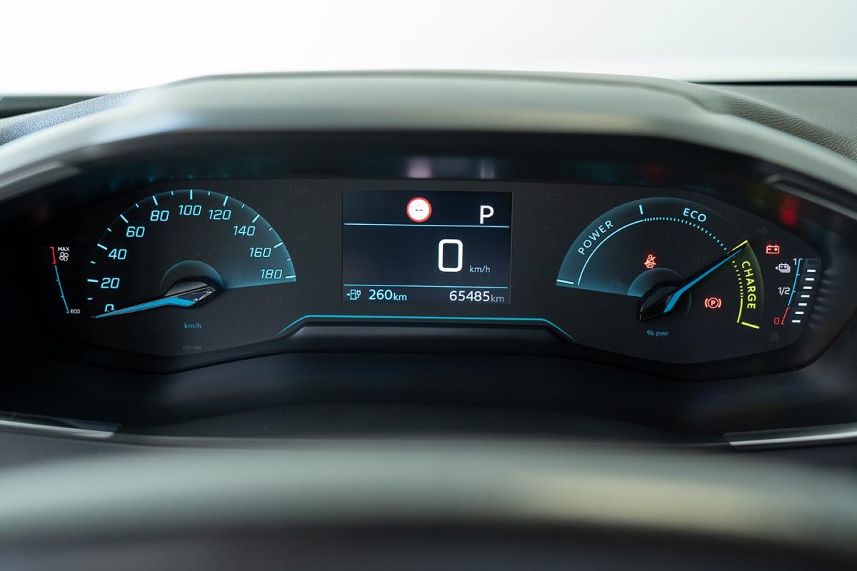peugeot-2008-2022-eletrico-500cc