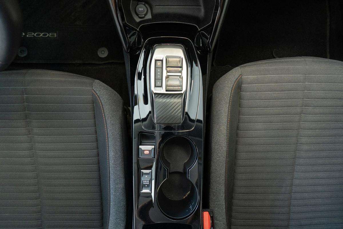 peugeot-2008-2022-eletrico-500cc