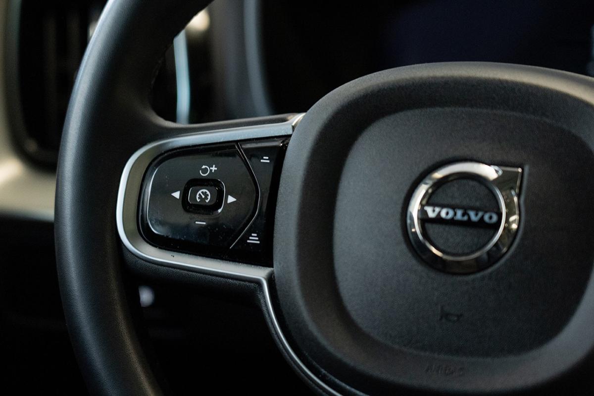 volvo-xc60-2024-hibrido-a-gasolina-1969cc